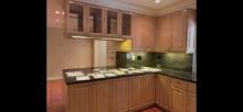 Complete kitchen cabinets