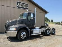 2005 Mack Vision Day Cab tractor Truck