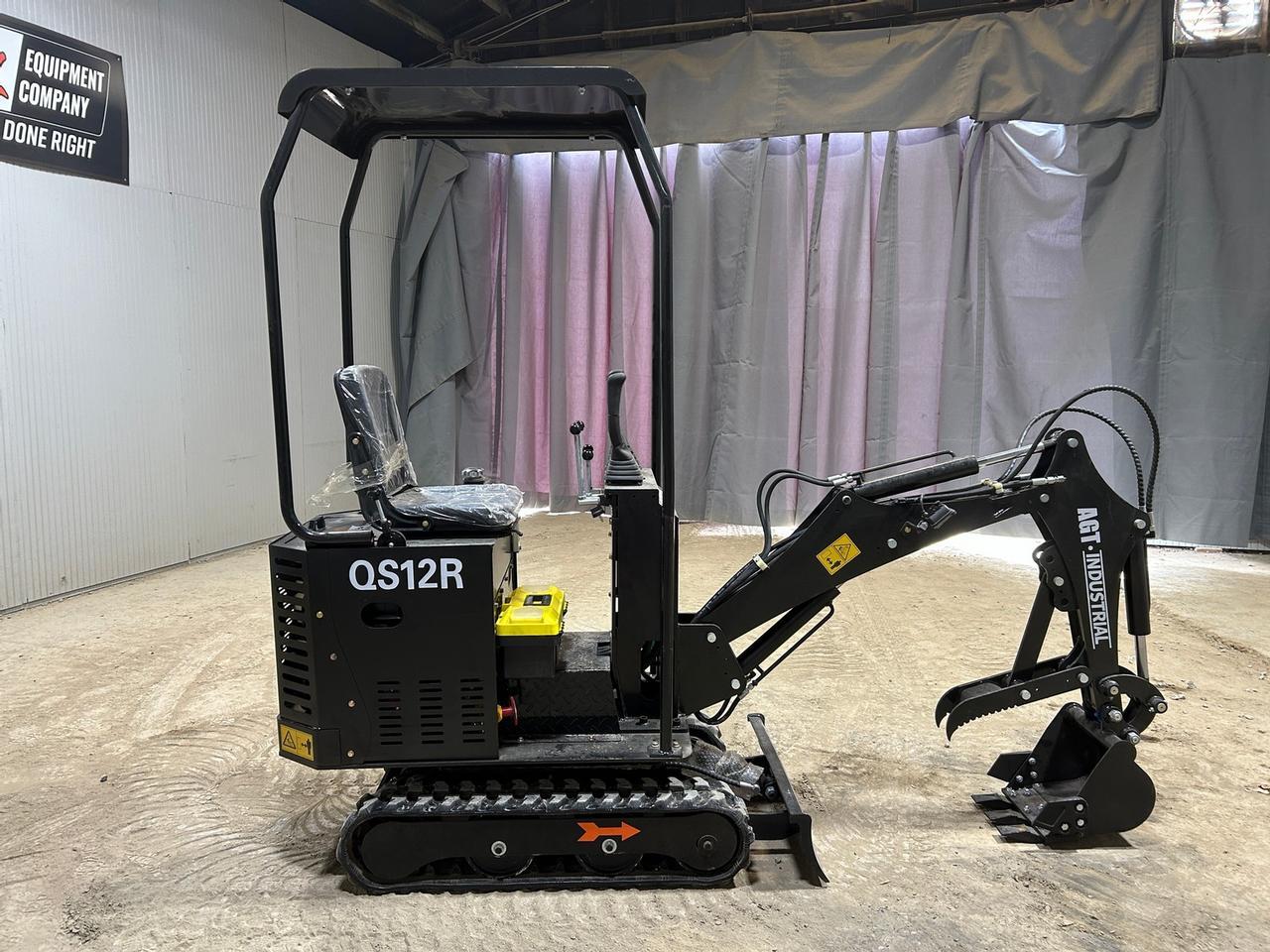 AGROTK QS12R Mini Excavator