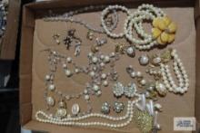 Lot of pearl like costume jewelry