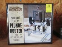 New Old Stock Professional Wood Worker 1 3/4HP Plunge Router
