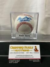 Handsigned Baseball by Alvin Davis 1984 in acrylic case, Seattle Mariners from 1984-1991