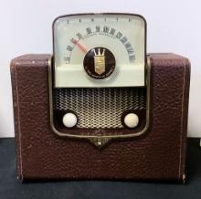 Zenith 1950 Universal Portable Radio - Cloth-Leather, Model G503, 12"x6"x12