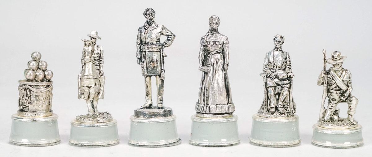 Franklin Mint Gold & Silver Edition Civil War Chess Set /Board