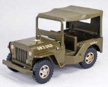 Tonka Army  Green Jeep GR2-2431 w/ Cover, Ca. 1960's