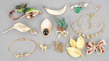 Vintage Brooches & Jewelry