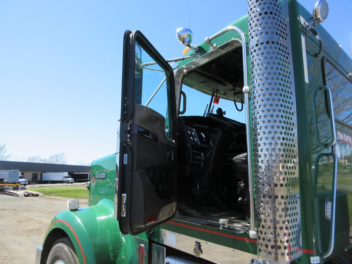 2014 Kenworth W900 T/A Tractor