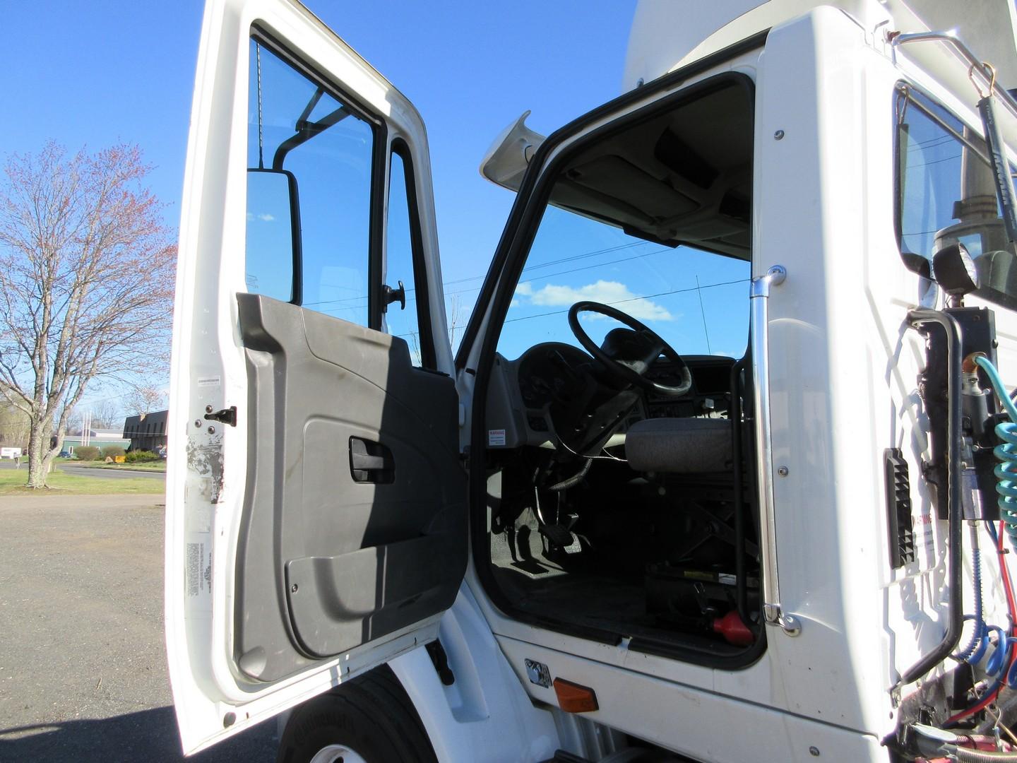 2013 International 8600 S/A Tractor