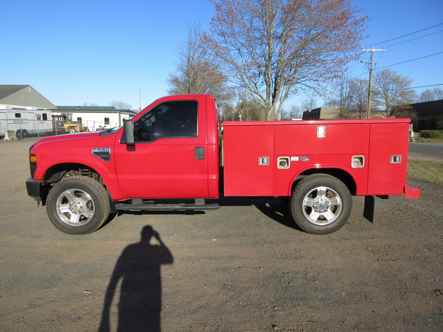 2010 Ford F-250 XL S/A Utility Truck
