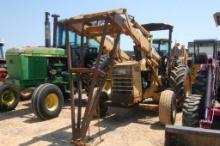FORD 555A 2WD CANOPY W/ LOADER BOOM