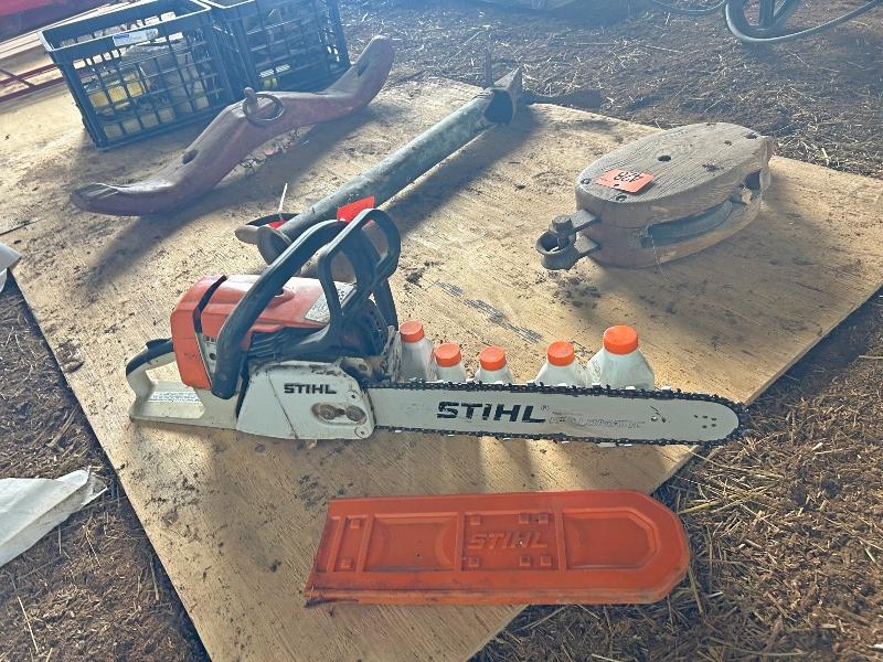 Stihl MS 260 Chainsaw & Oil - Working