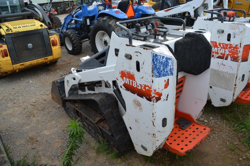 2017 BOBCAT MT85 SKIDSTEER RIDE ON