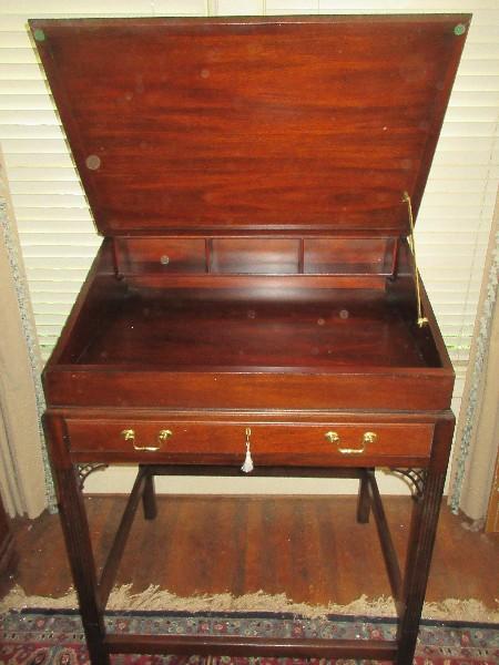 Exquisite Henkel Moore Furniture Mahogany 18th Century Design Chippendale Traditional Style
