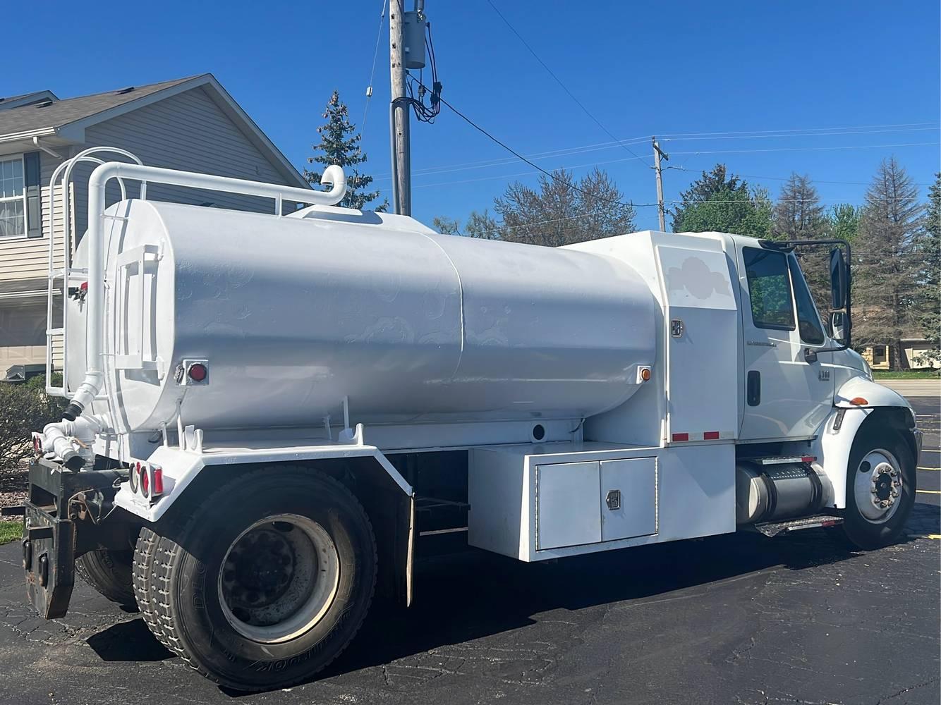 2005 International  4300 Water Truck