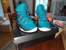 (DR)USED, AIR JORDAN XX8 SE, SIZE 10, DK POWDER BLUE, APPEARS SLIGHTLY WORN, SCRATCHES ON THE JUMP