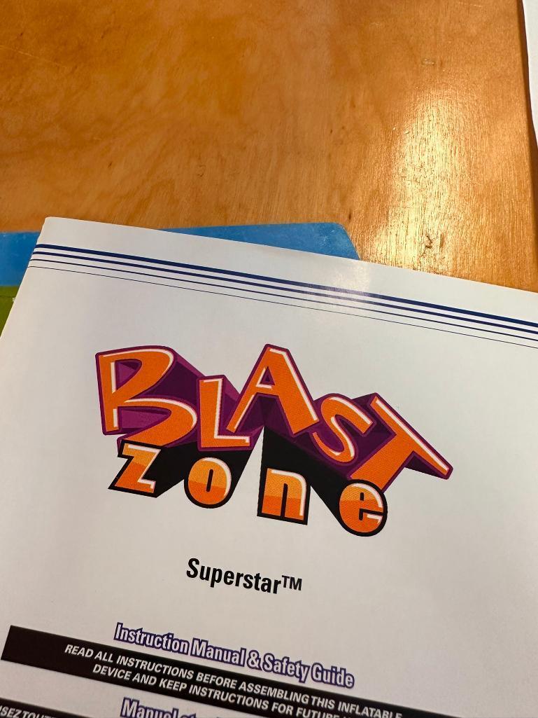 Blast Zone Superstar Bounce House w/ Model BR-35 Electric Blower