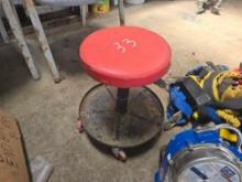 ROLLING SHOP STOOL SUPPORT EQUIPMENT