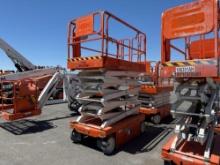 2016 SNORKEL S4732E SCISSOR LIFT SN:S4732E-04-000562 electric powered, equipped with 32ft. Platform