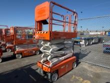2017 SNORKEL S3219E SCISSOR LIFT SN:S3219E-04-170503639 electric powered, equipped with 19ft.