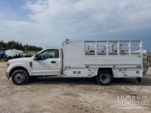 2019 FORD F350 SERVICE TRUCK VN:1FDRF3G68KED41097 powered by gas engine, equipped with automatic
