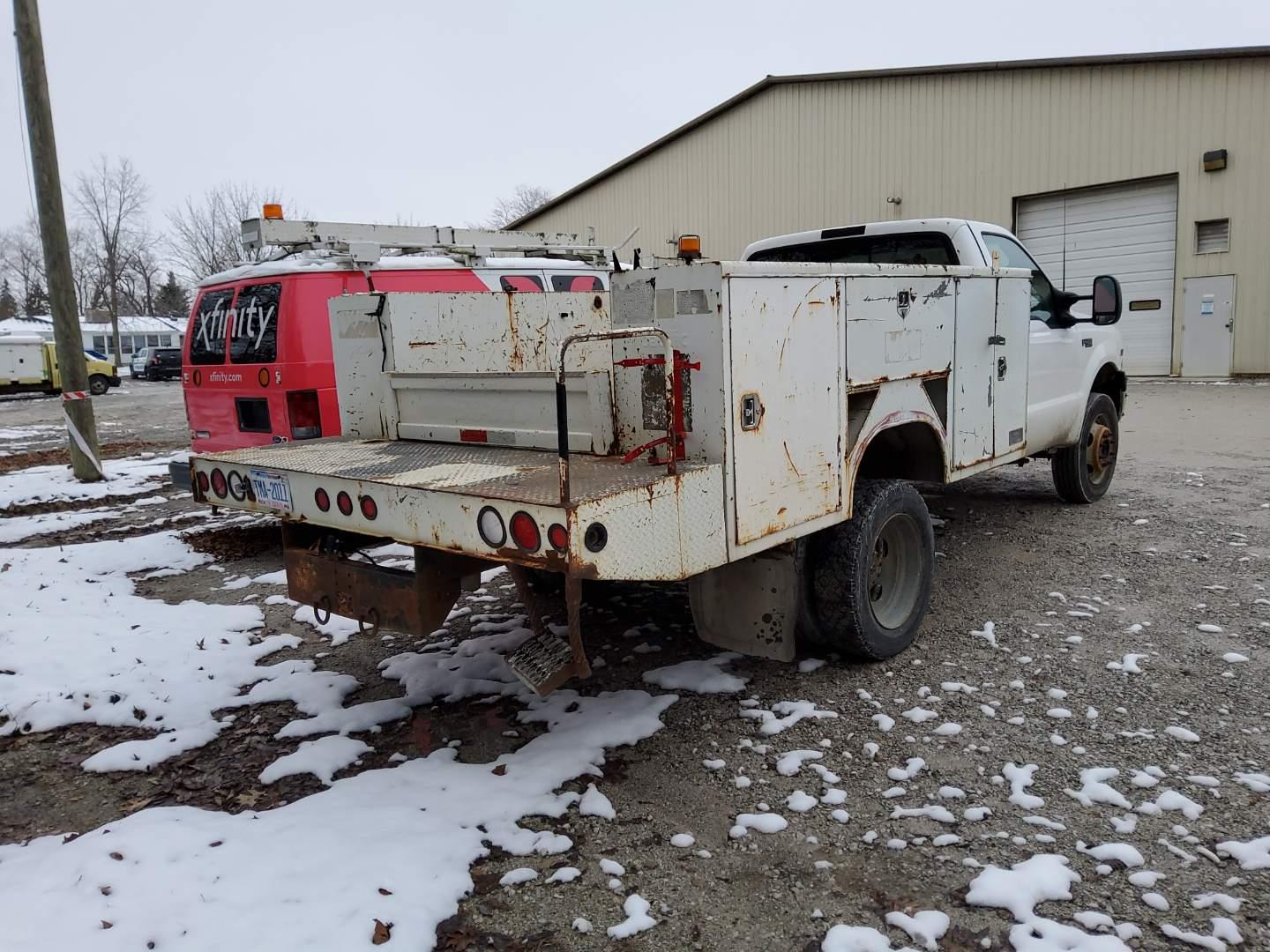 1999 FORD F450SD XL Serial Number: 1FDXF46F9XEB43229