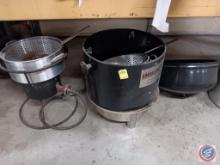 Masterbuilt Smoker and Strainer with Base