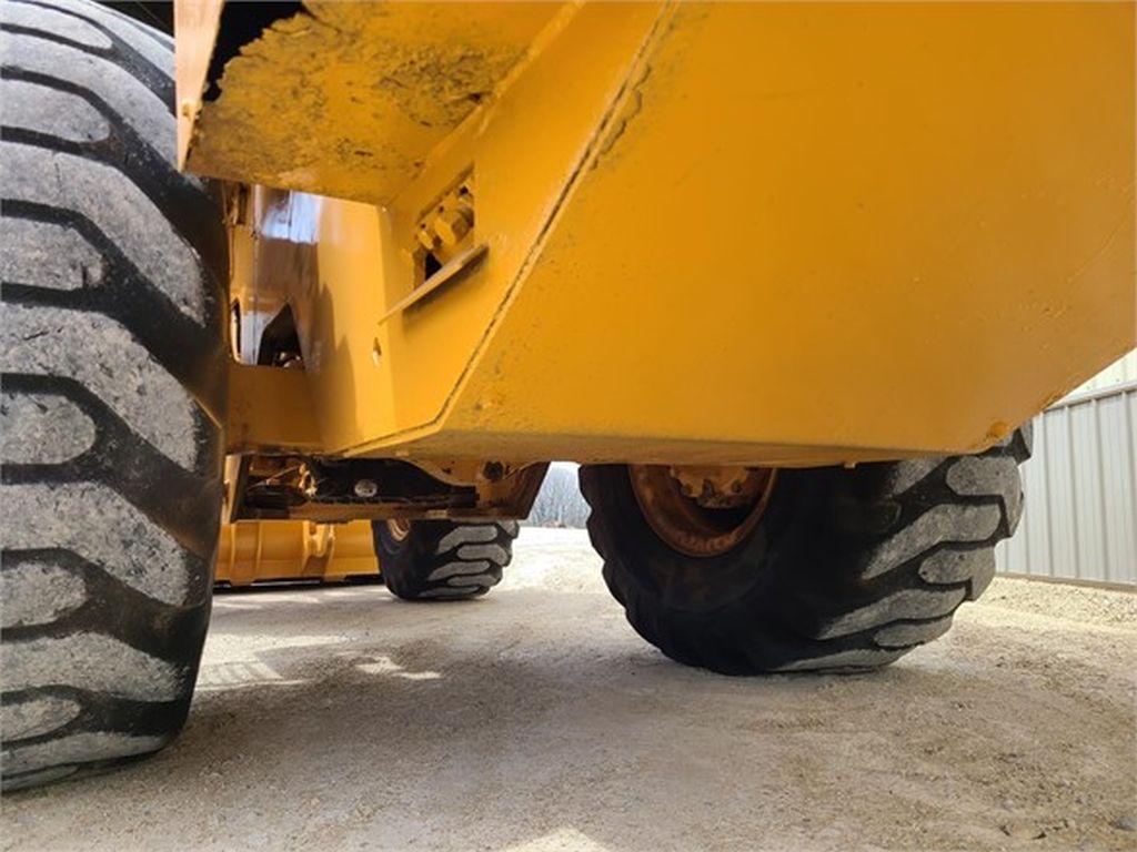 Case 621D Wheel Loader