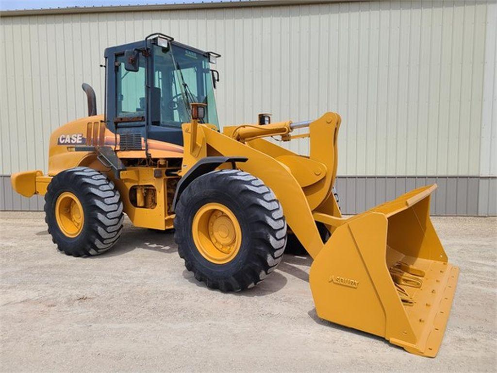 Case 621D Wheel Loader