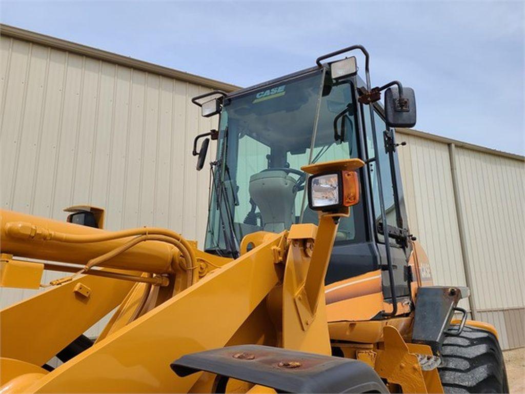 Case 621D Wheel Loader