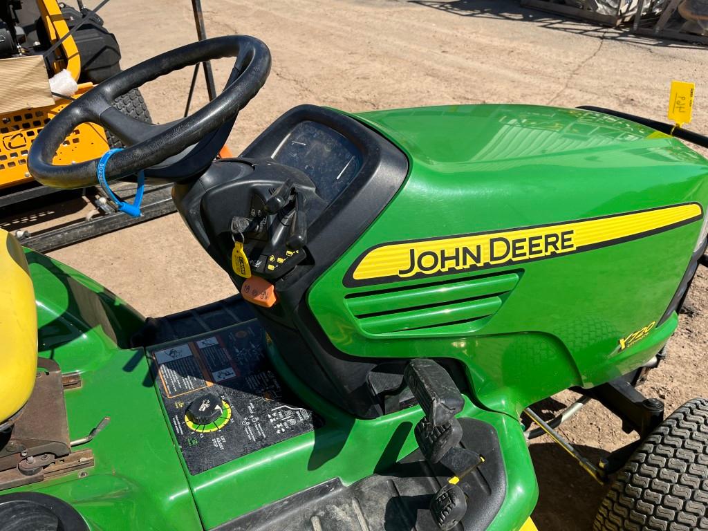 John Deere X720 Garden Tractor