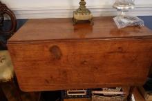 EARLY EASTERN SHORE DROP LEAF TABLE WITH BURN MARKS AND PERSONALITY MARKS T