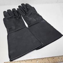 Medieval Gauntlet Museum Replicas Leather Gloves, Medium