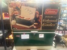 vintage 20 gallon Coleman cooler very good condition with accessories and original box