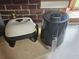 Black and Decker Electric Skillet and Hamilton Beach Air Fryer