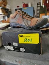 Keen mens size 11 shoes