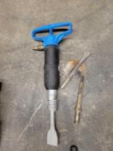 Central Pneumatic air hammer with chisels 3/4 inlet
