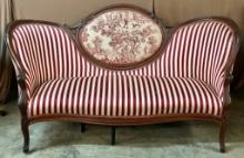 Nice Victorian Walnut Sofa